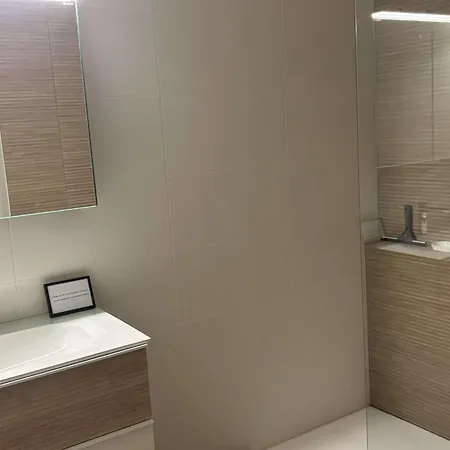 Appartement 3p En Rdj Avec Jardin Et Terrasse, à 5 Min Et Restaurants, Parking Privé, Climatisé - Fr-1-252a-59 *